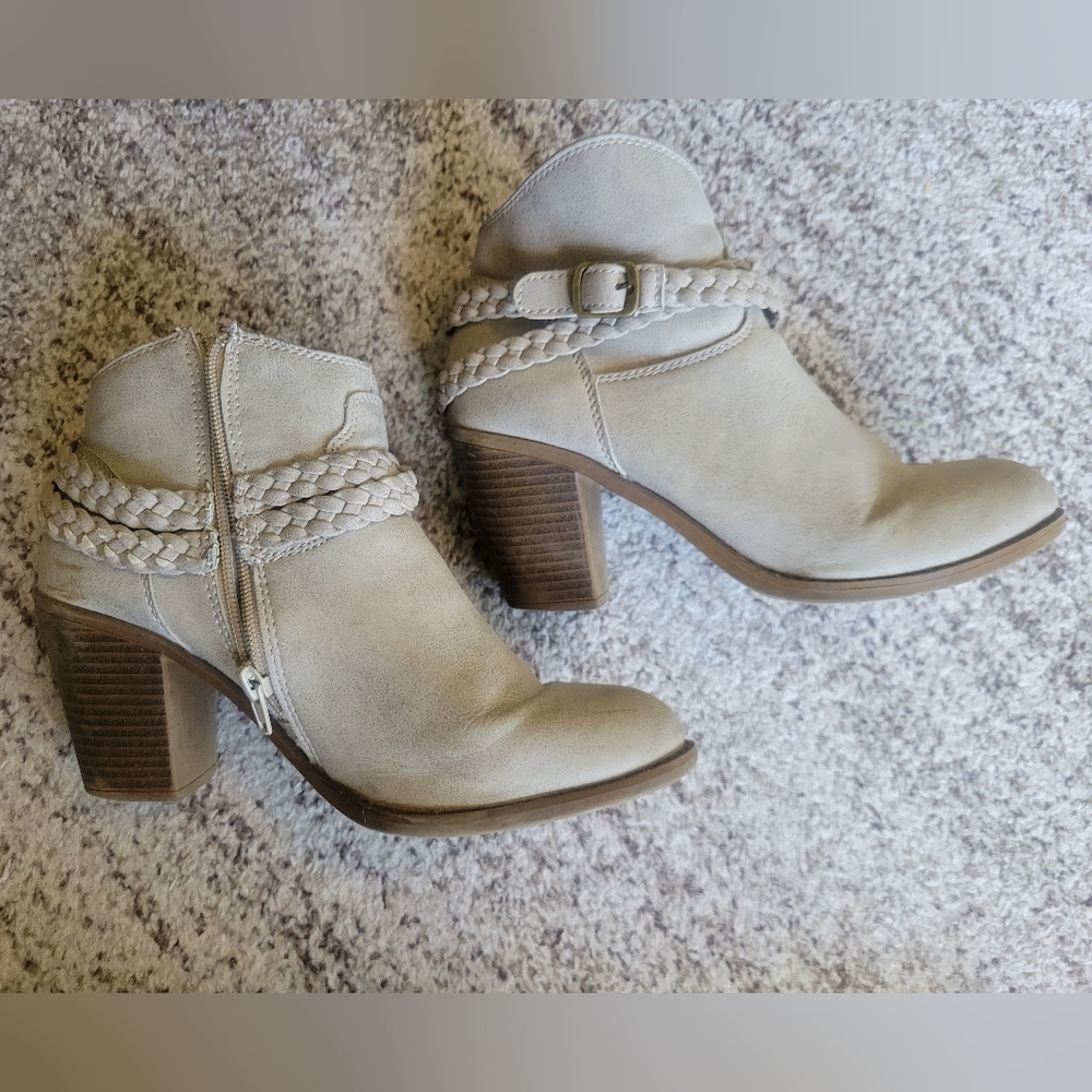 Taupe heeled booties